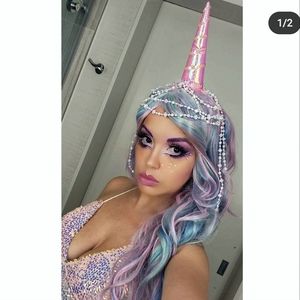 Leg Avenue Showgirl Unicorn Costume kit & Multi Color Pastel Wig